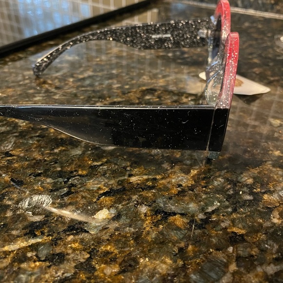 Fashion designer look shades - Picture 2 of 3